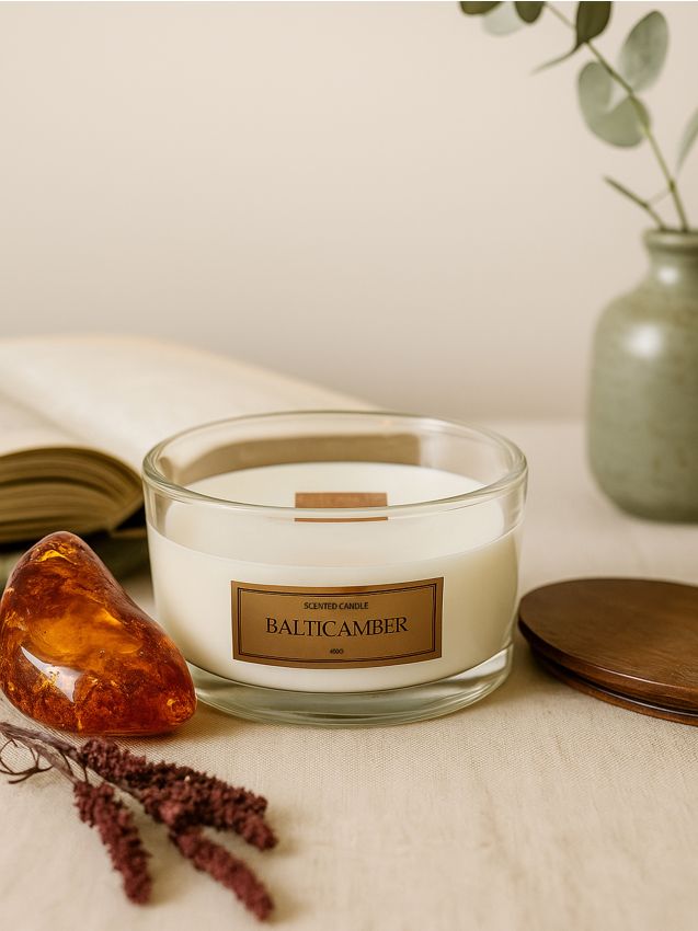 Sinsay - Voňavá sviečka Baltic Amber - zlatá