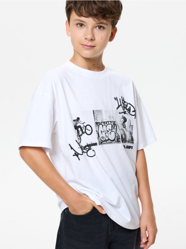 Sinsay - Tricou oversize din bumbac cu imprimeu graffiti - alb