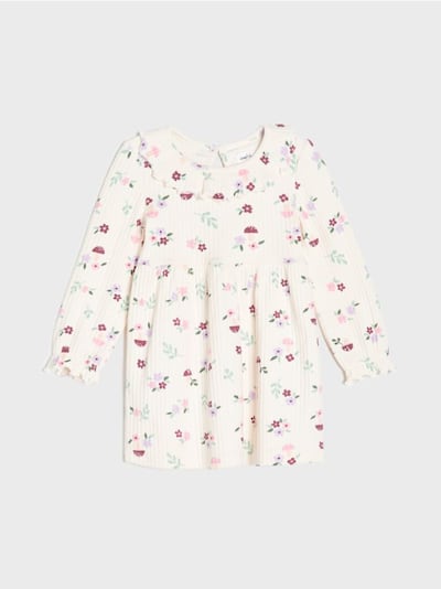 Obleka s cvetličnim vzorcem in volančkom