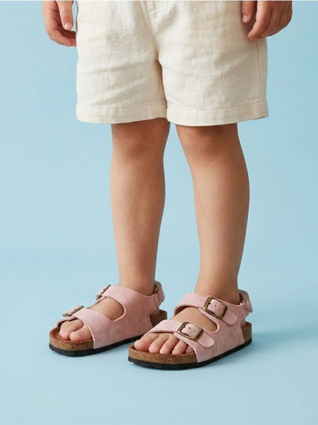 Sinsay - Sandale cu catarame și curea - roz