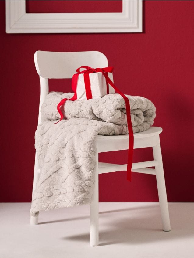 Sinsay - Posteľná prikrývka - svetlošedá