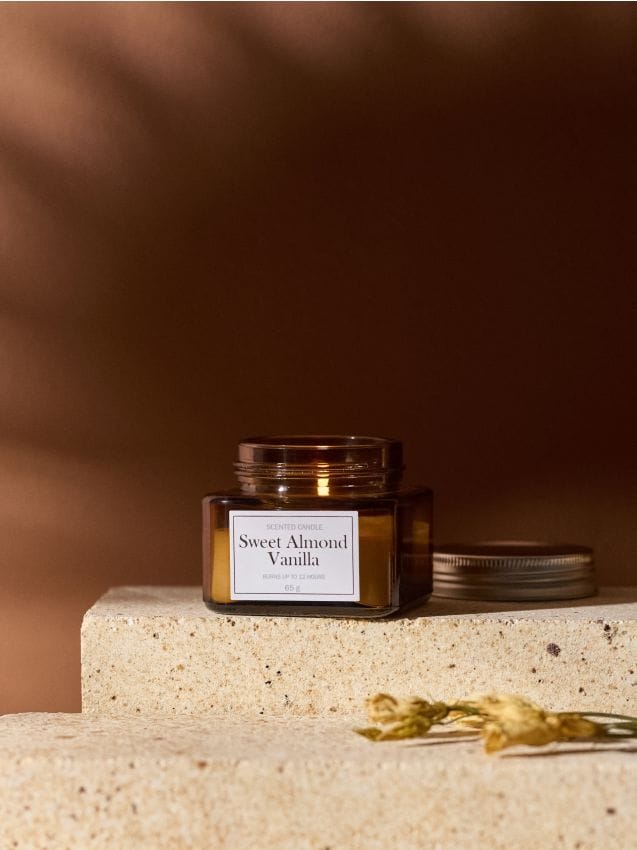 Sinsay - Lumânare parfumată Sweet Almond Vanilla - bej