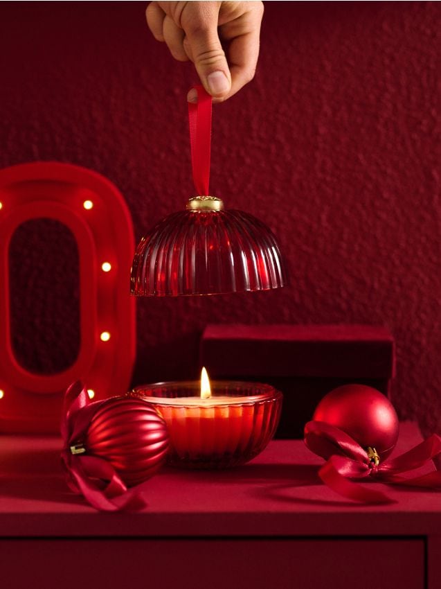 Sinsay - Dekoratívna sviečka - červená