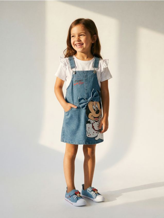 Sinsay - Jeansowa sukienka na szelkach z kokardą 3D Minnie Mouse - niebieski