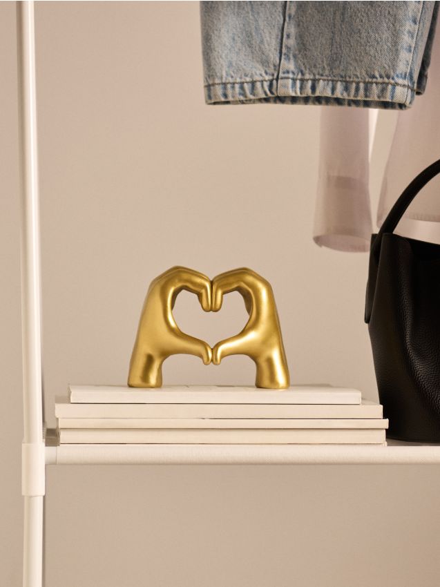 Decorazione da appoggio a forma di mani che formano un cuore - oro
