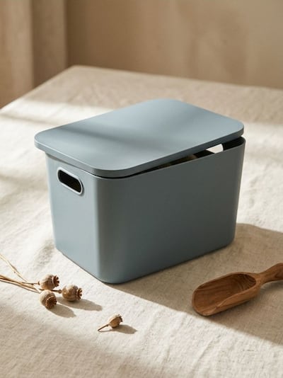 Контейнер для зберігання з кришкою