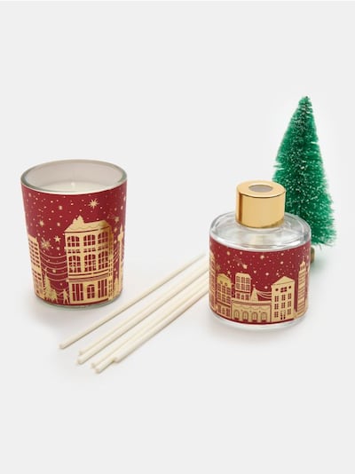Vánoční sada: vonná svíčka, osvěžovač vzduchu a malý vánoční stromek