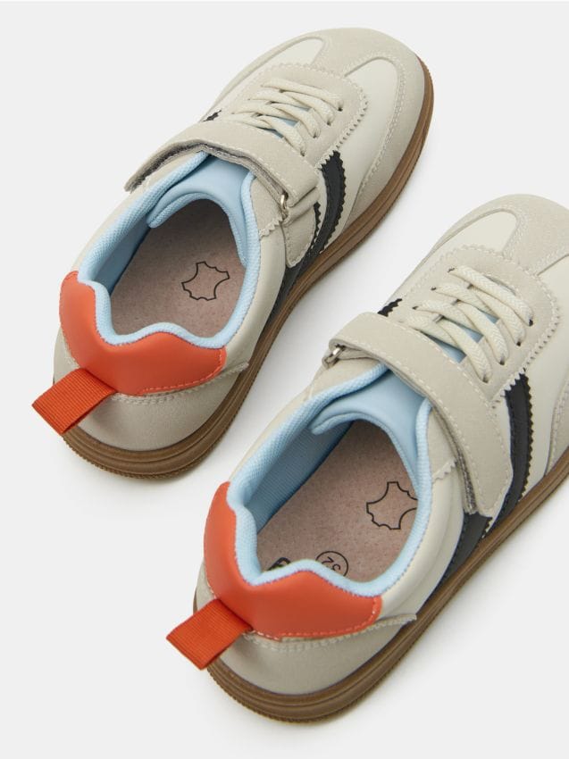 Sinsay - Sneakers barefoot din imitație de piele cu branț din piele - multicolor