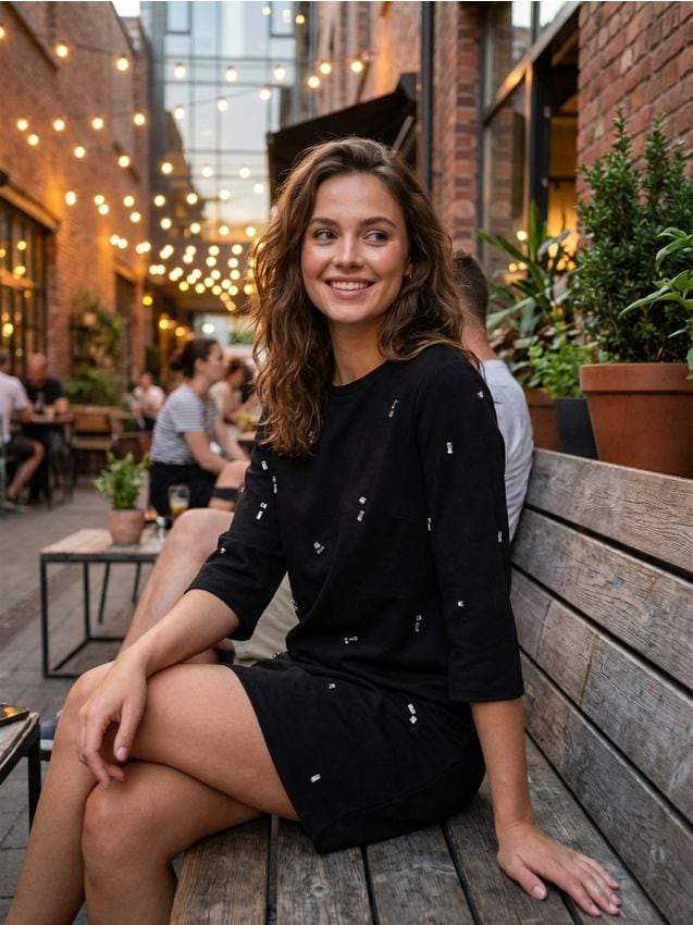 Abito mini con applicazioni brillanti - nero