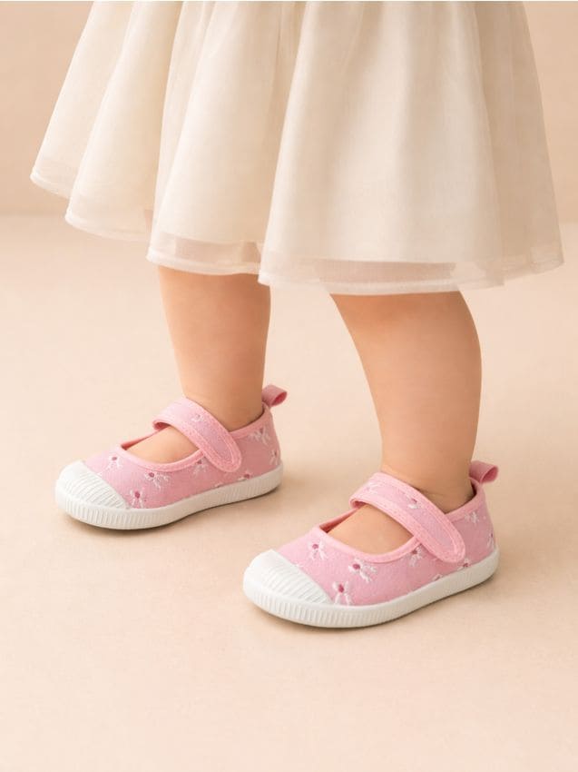 Sinsay - Tenisi cu arici și funde brodate - roz