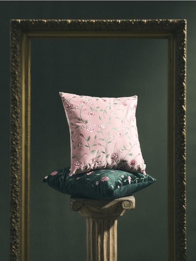 Sinsay - Pernă decorativă cu flori brodate - roz-pastel