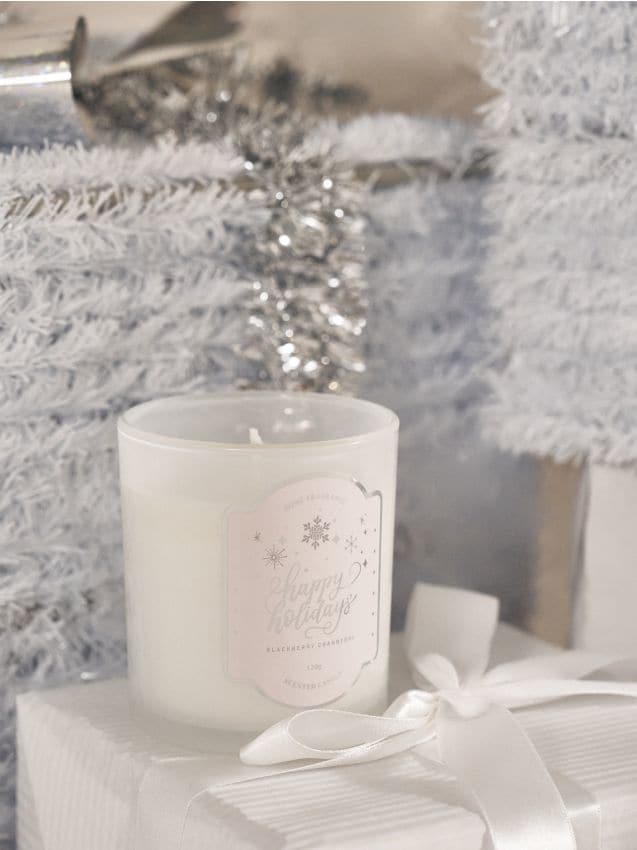 Sinsay - Sviečka Blackberry Cranberry - biela