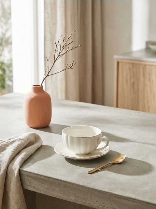 Sinsay - Ceașcă ceramică cu farfurioară cu dungi și margine aurie - alb