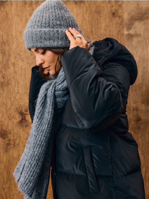 Sinsay - Căciulă beanie striată cu amestec de lână - gri deschis