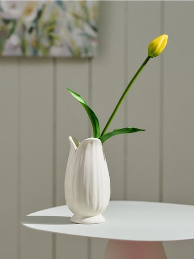 Керамічна ваза у формі тюльпана