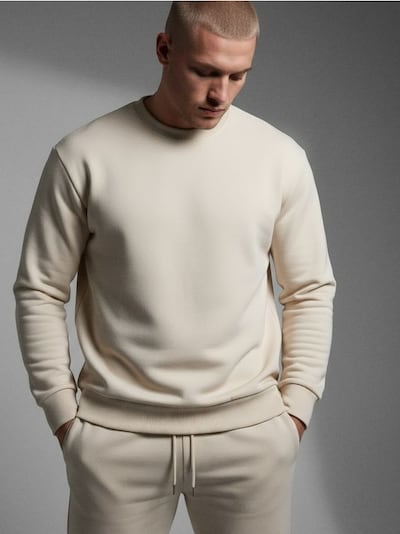 Pulover z okroglim izrezom