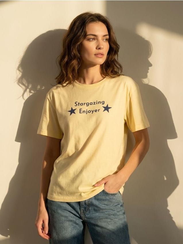 Sinsay - Tricou cu inscripţie pe spate - galben-deschis