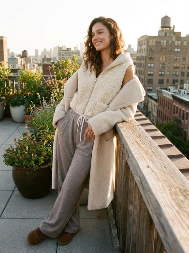 Sinsay - Pantaloni cu craci largi și cordon - bej