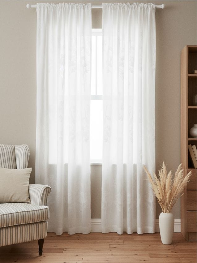 Sinsay - Draperie texturată cu bandă și motiv vegetal - alb