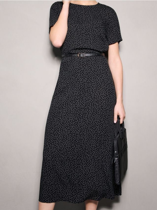 Sinsay - Wiskozowa sukienka midi z paskiem w groszki - wielobarwny