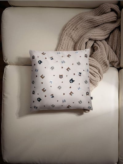 Cuscino con ricamo decorativo