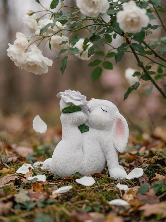 Sinsay - Decorațiune de grădină în forma unui iepure cu floare - alb