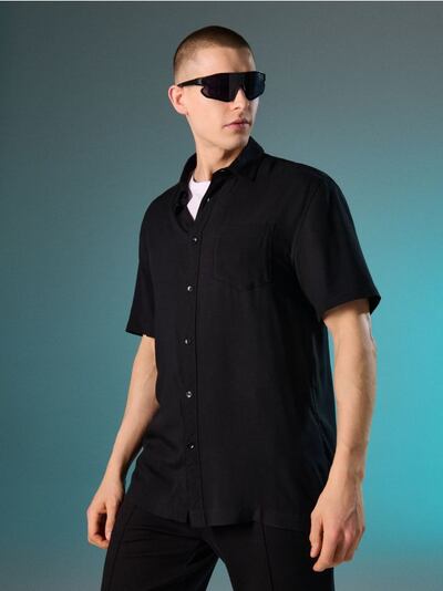 Віскозна сорочка з коротким рукавом