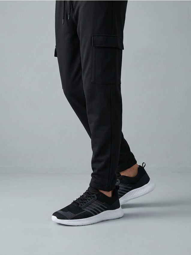 Sinsay - Sneakers sport cu șireturi și partea superioară din plasă - negru