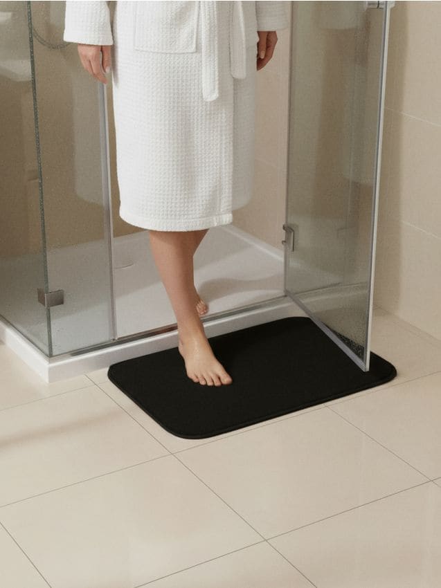 Sinsay - Kúpeľňový koberec s vianočným motívom - čierna