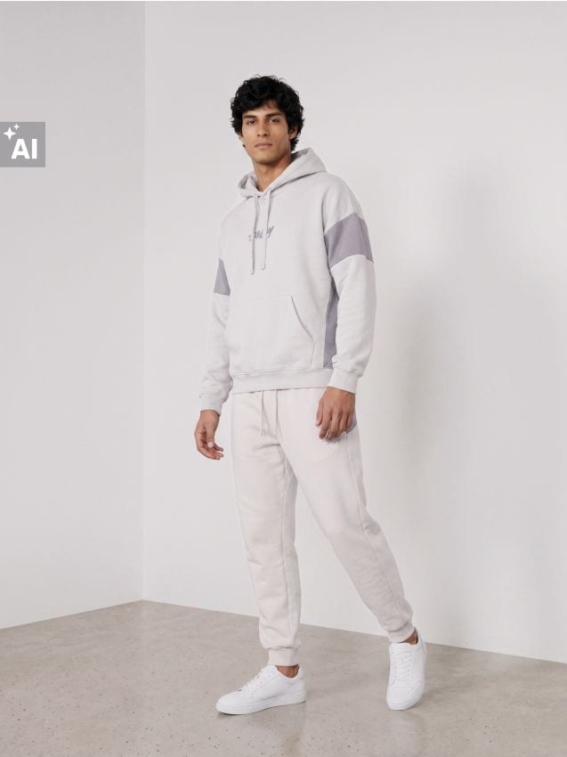 Sinsay - Hanorac comfort fit cu panouri contrastante - nude