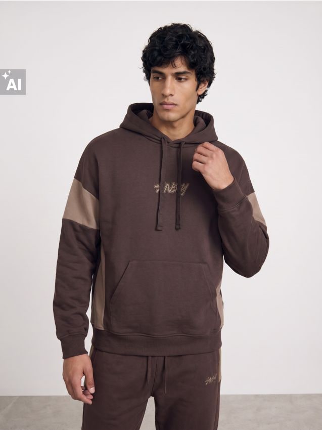 Sinsay - Hanorac comfort fit cu panouri contrastante - cacao-cu-lapte