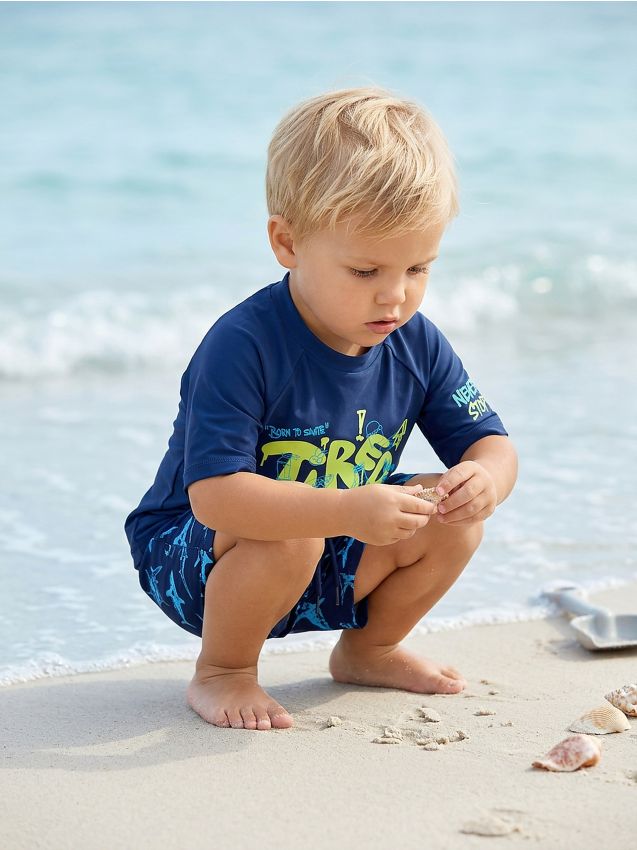 Sinsay - Șort de baie cu motiv de rechini - bleumarin