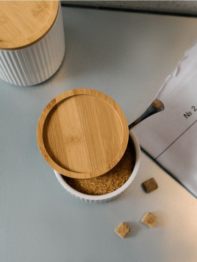 Sinsay - Recipient alimentar din ceramică striată cu capac din bambus - alb