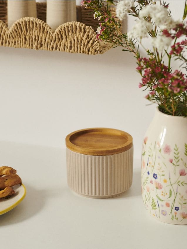 Sinsay - Recipient alimentar din ceramică striată cu capac din bambus - crem