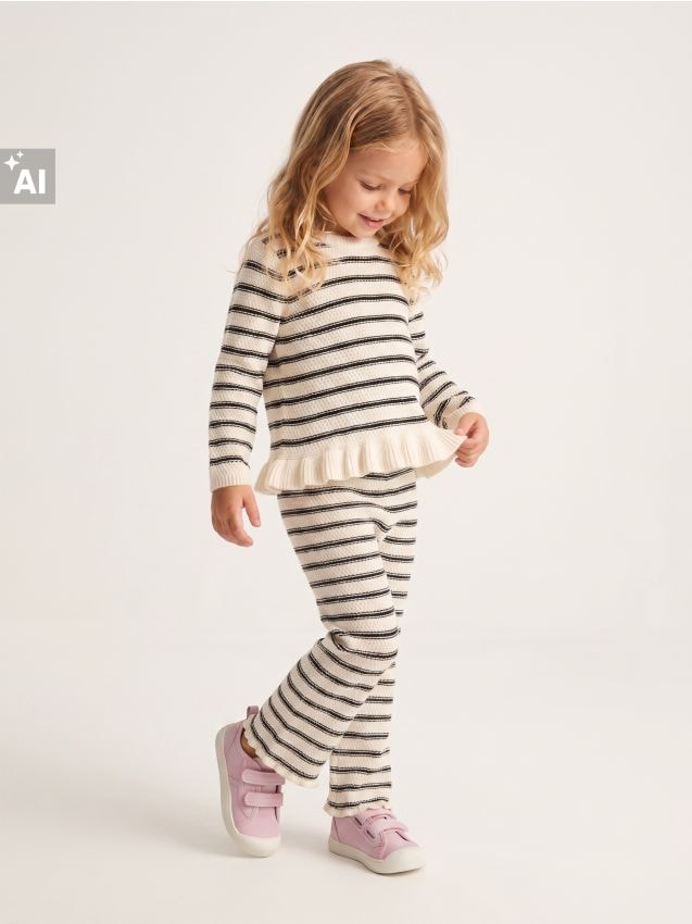 Sinsay - Set din bumbac cu dungi: bluză cu volan și pantaloni - crem