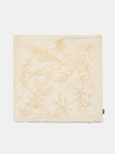 Наволочка з декоративною вишивкою