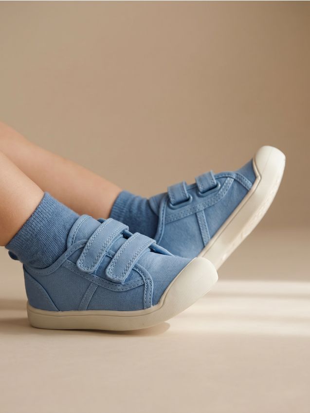 Sinsay - Pantofi Sport cu Talpă Din Piele, Extinsă la Degete și Talpă Barefoot - light blue