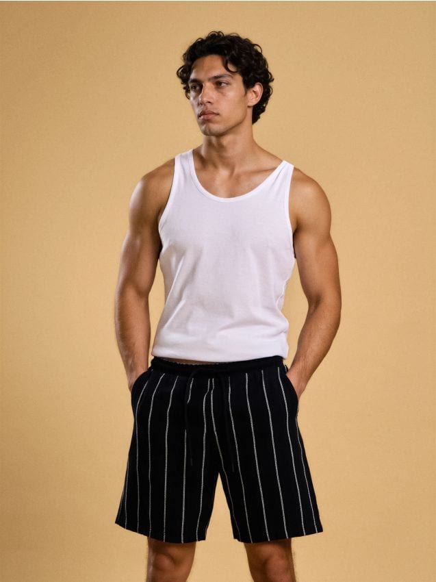 Sinsay - Pantaloni scurți în dungi, din bumbac - bleumarin