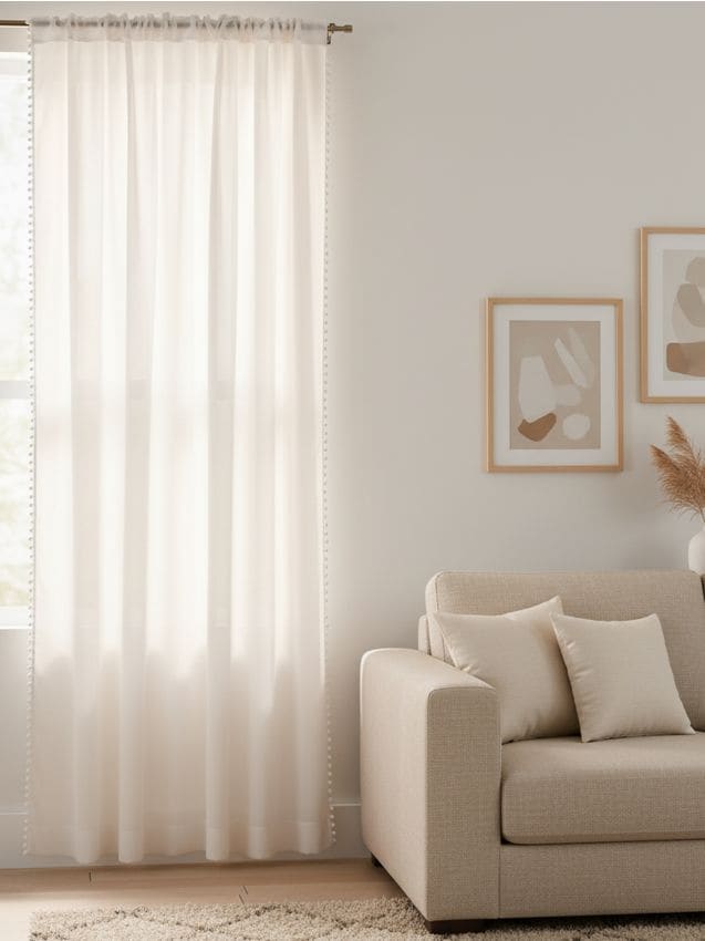 Sinsay - Draperie cu model floral pe inele și cu pompoane - crem