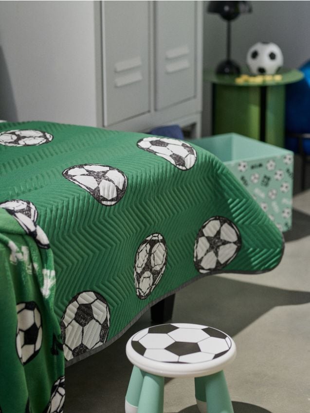 Sinsay - Narzuta dublă pentru pat cu motiv fotbalistic - multicolor