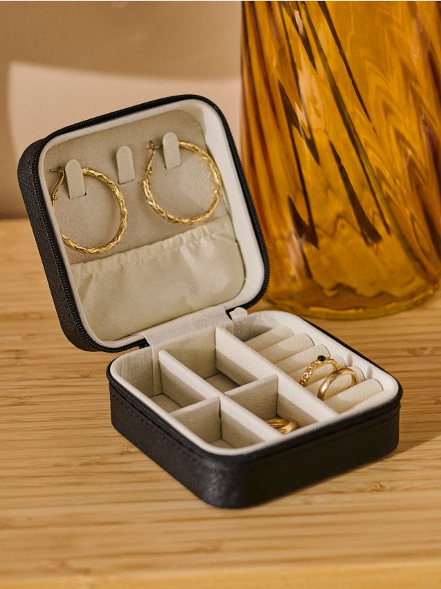 Sinsay - Box na bižutériu - čierna