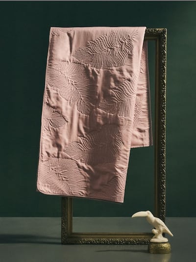 Voodikate reljeefse taimemustriga