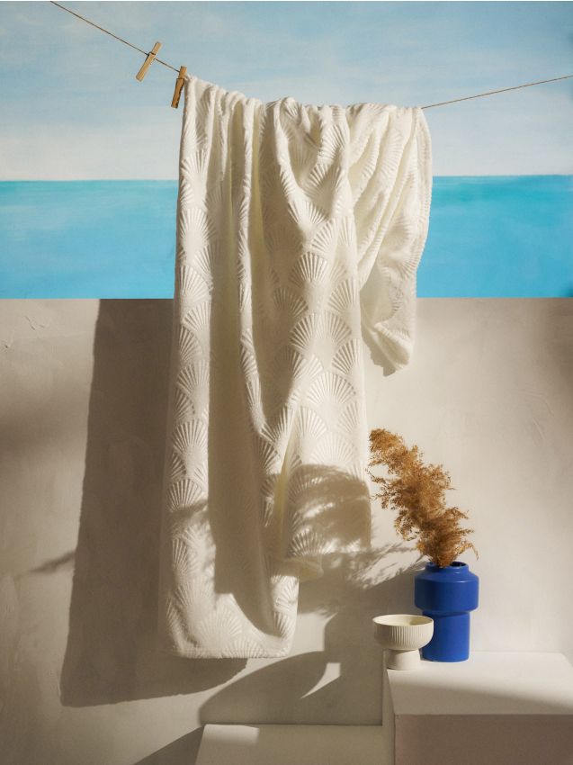 Sinsay - Pătură cu motiv de scoici - crem