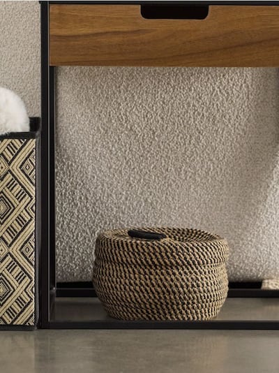 Cestino portaoggetti con coperchio