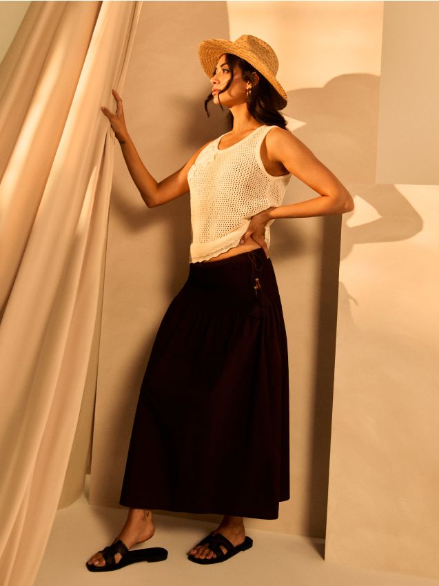 Sinsay - Top fără mâneci de tip pulover cu dantelă și aplicații florale - nude