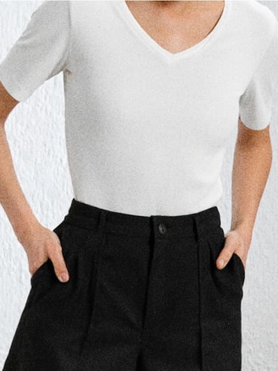 Μπλουζάκι με λαιμόκοψη V