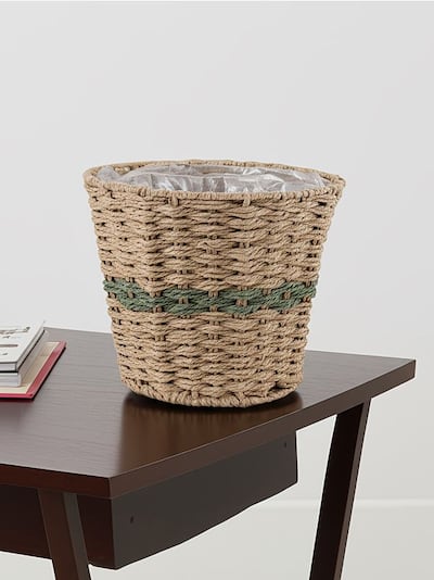 Плетений квітковий горщик