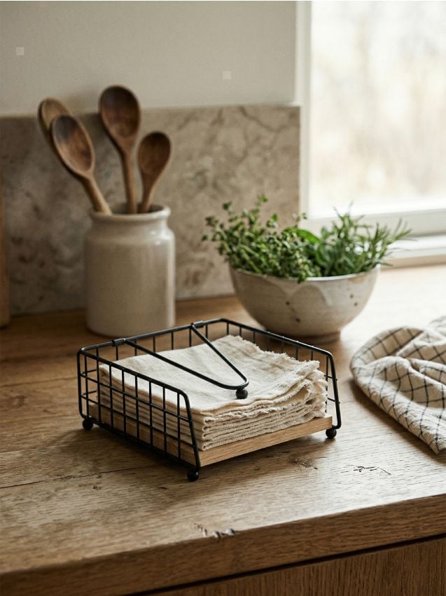 Portatovaglioli con base in legno e braccio pressore - beige