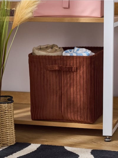 Košara za shranjevanje z ročaji