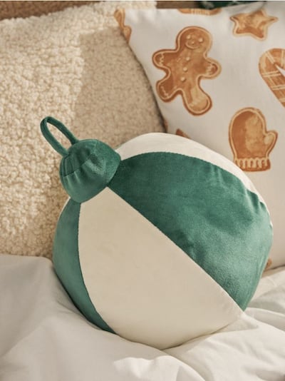 Pagalvė su kalėdiniu motyvu